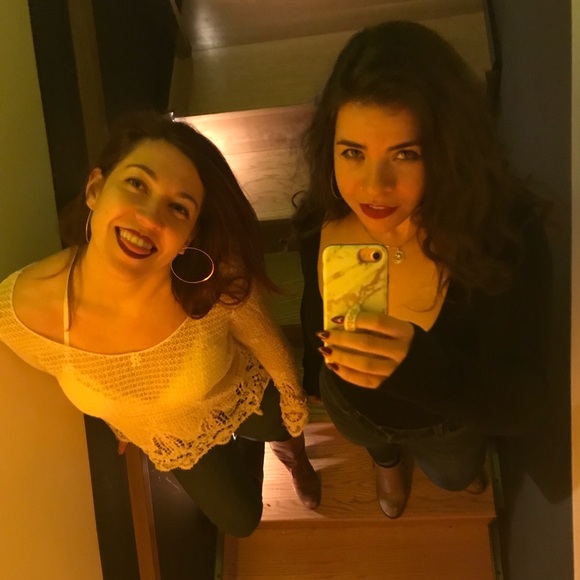 Meet your Posher, Sarah - Picture 2 of 2